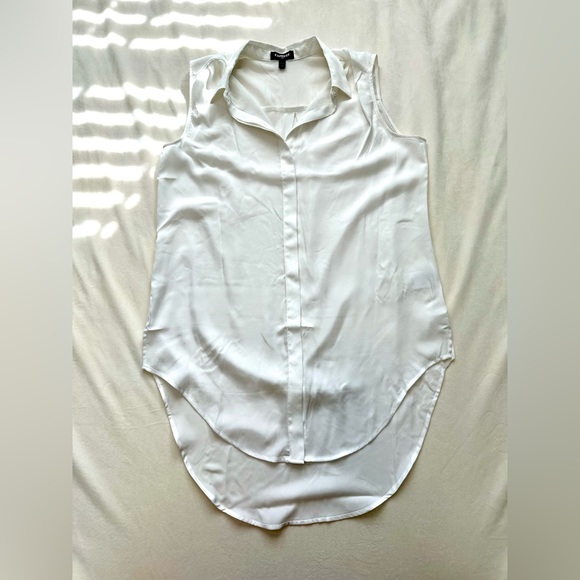 White Sleeveless Pleated Shoulder Tunic Shirt from Express. Size M - Picture 2 of 2